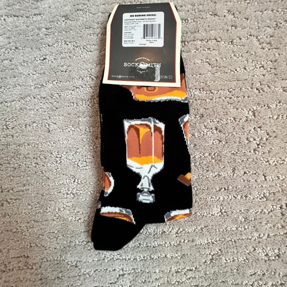 Whiskey Bottle Socks Super Cool nwt - Picture 4 of 4